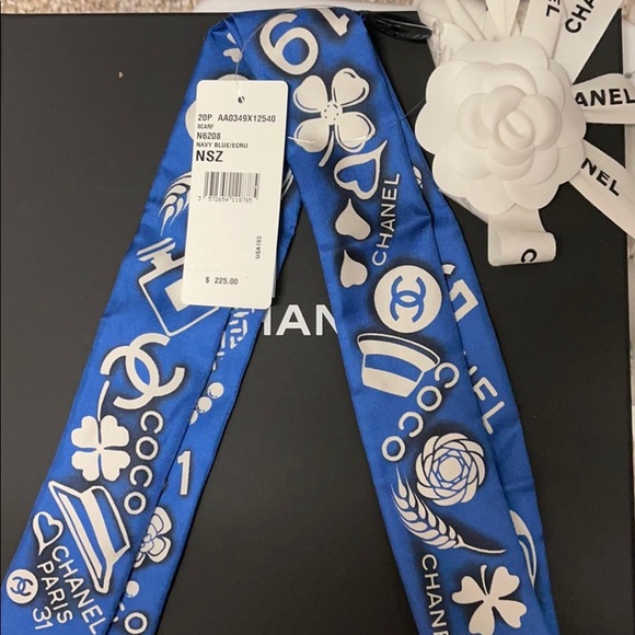 Chanel twilly scarf